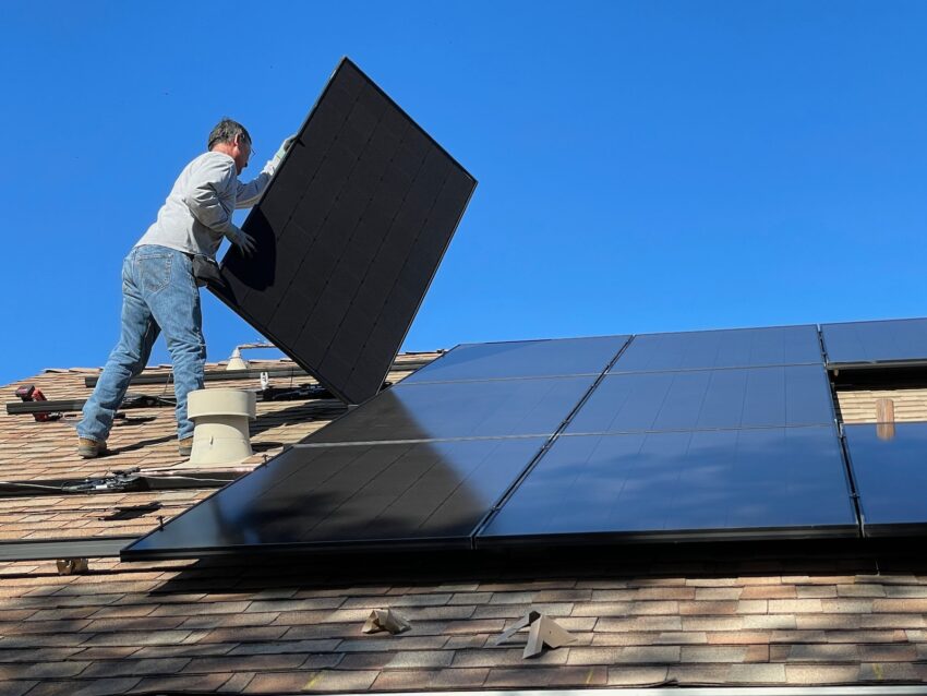 Comment choisir les panneaux solaires d'une installation photovoltaïque ?