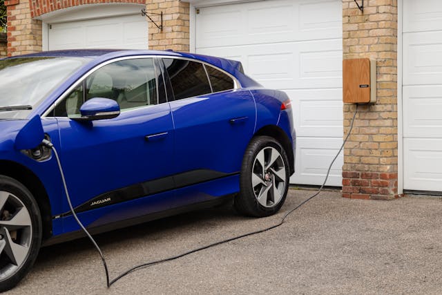 Le rôle des fabricants dans l'expansion des réseaux de recharge électrique